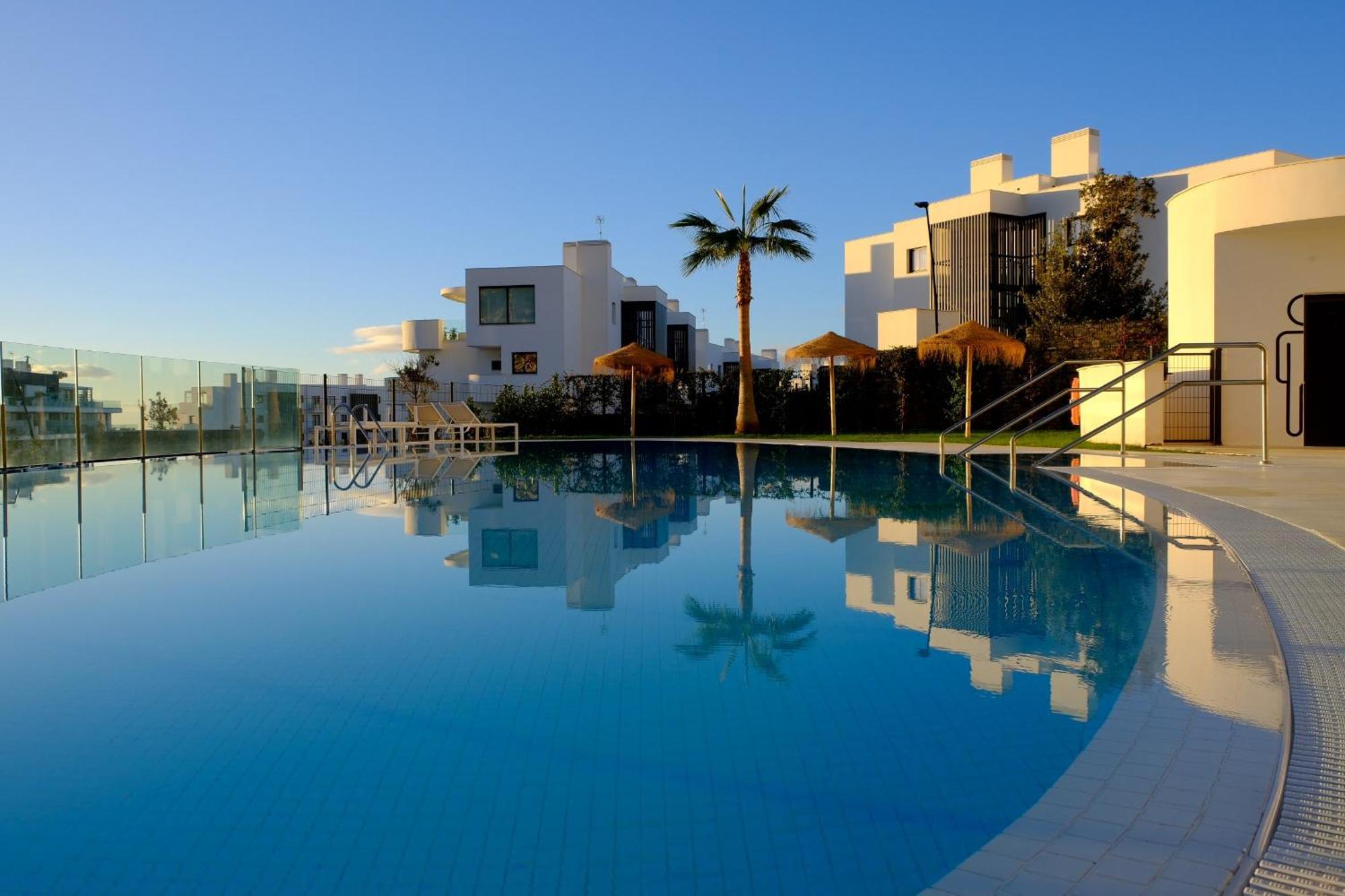 Amazing 3 Bedroom With Seaviews In Higueron Lejlighed