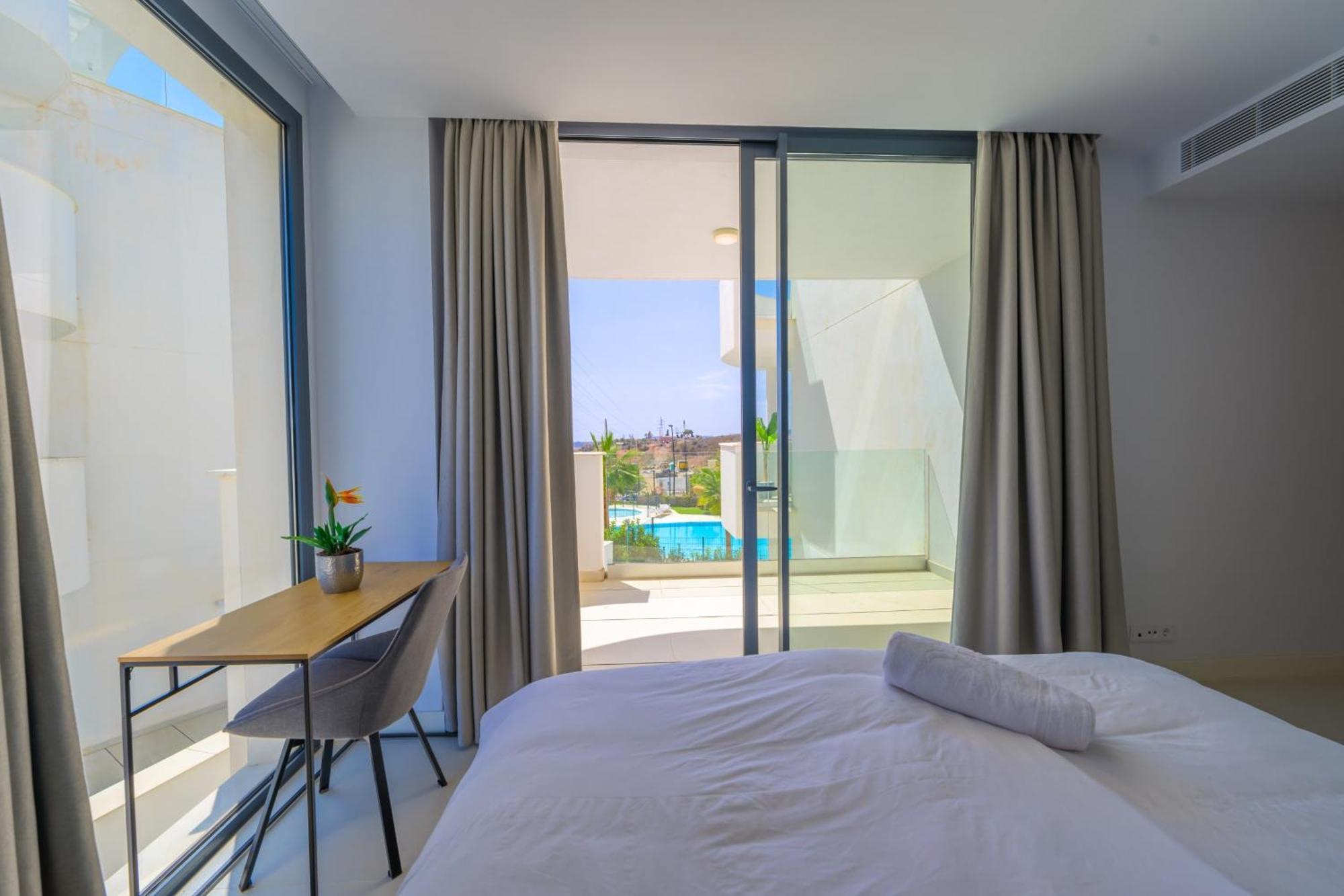 Amazing 3 Bedroom With Seaviews In Higueron Lejlighed *